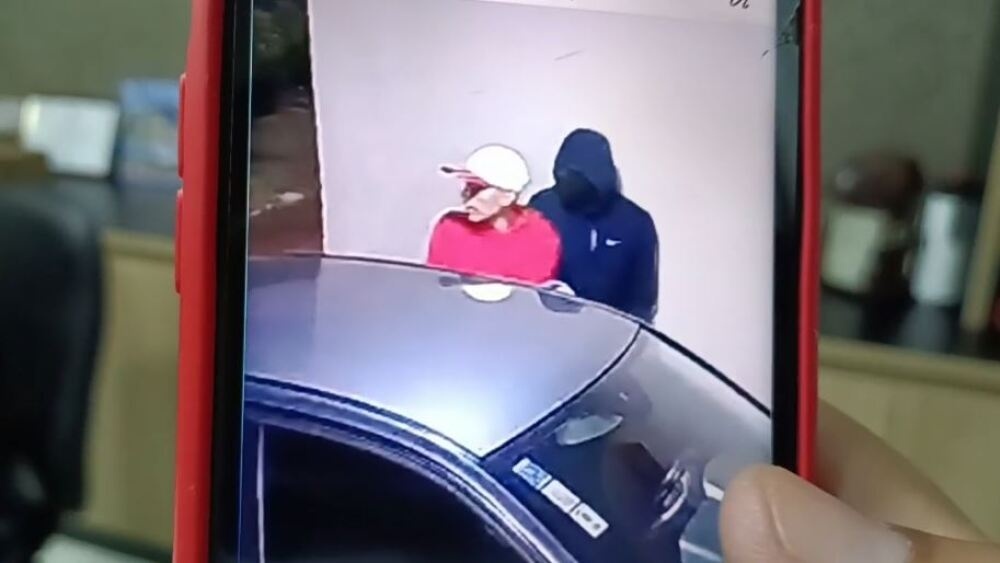 Pareja saltó del balcón de su casa para escapar de delincuentes – CND
